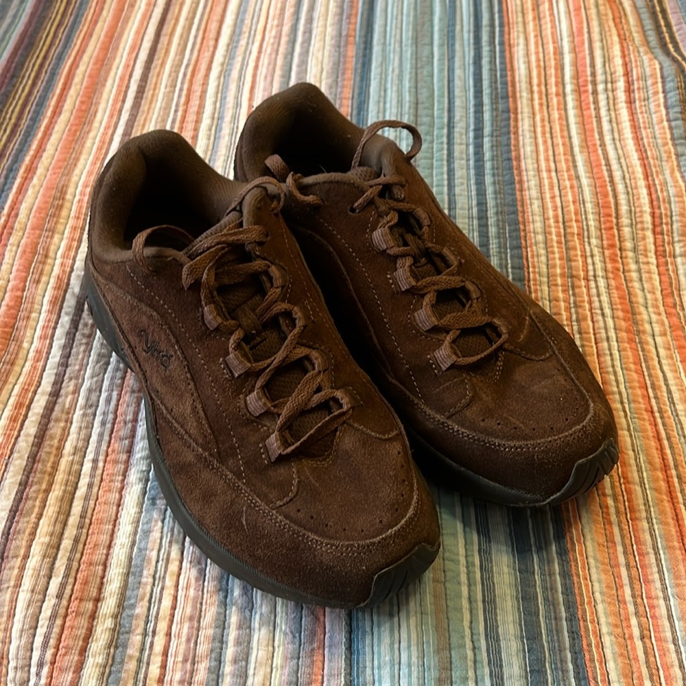 Ryka Tula Catalyst III in brown suede leather. Size 9